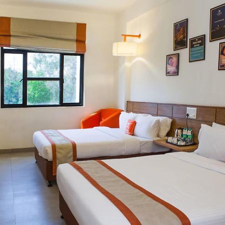 Max Hotels Jabalpur Exterior photo