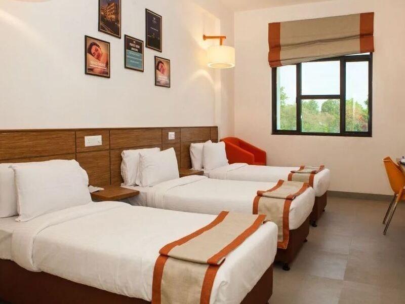 Max Hotels Jabalpur Exterior photo