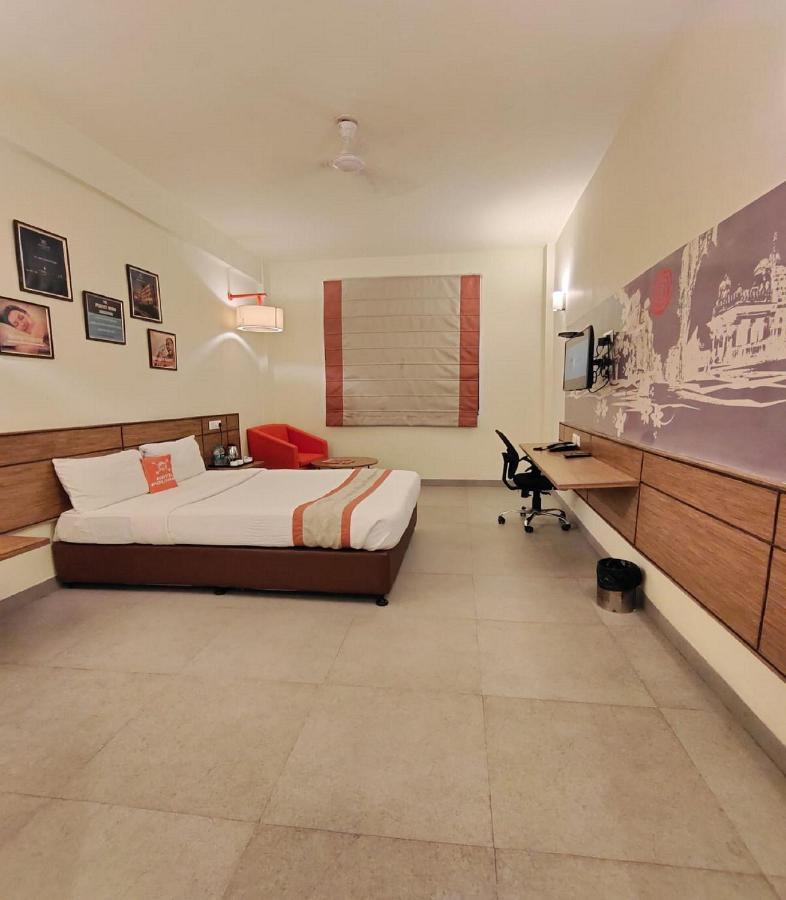 Max Hotels Jabalpur Exterior photo