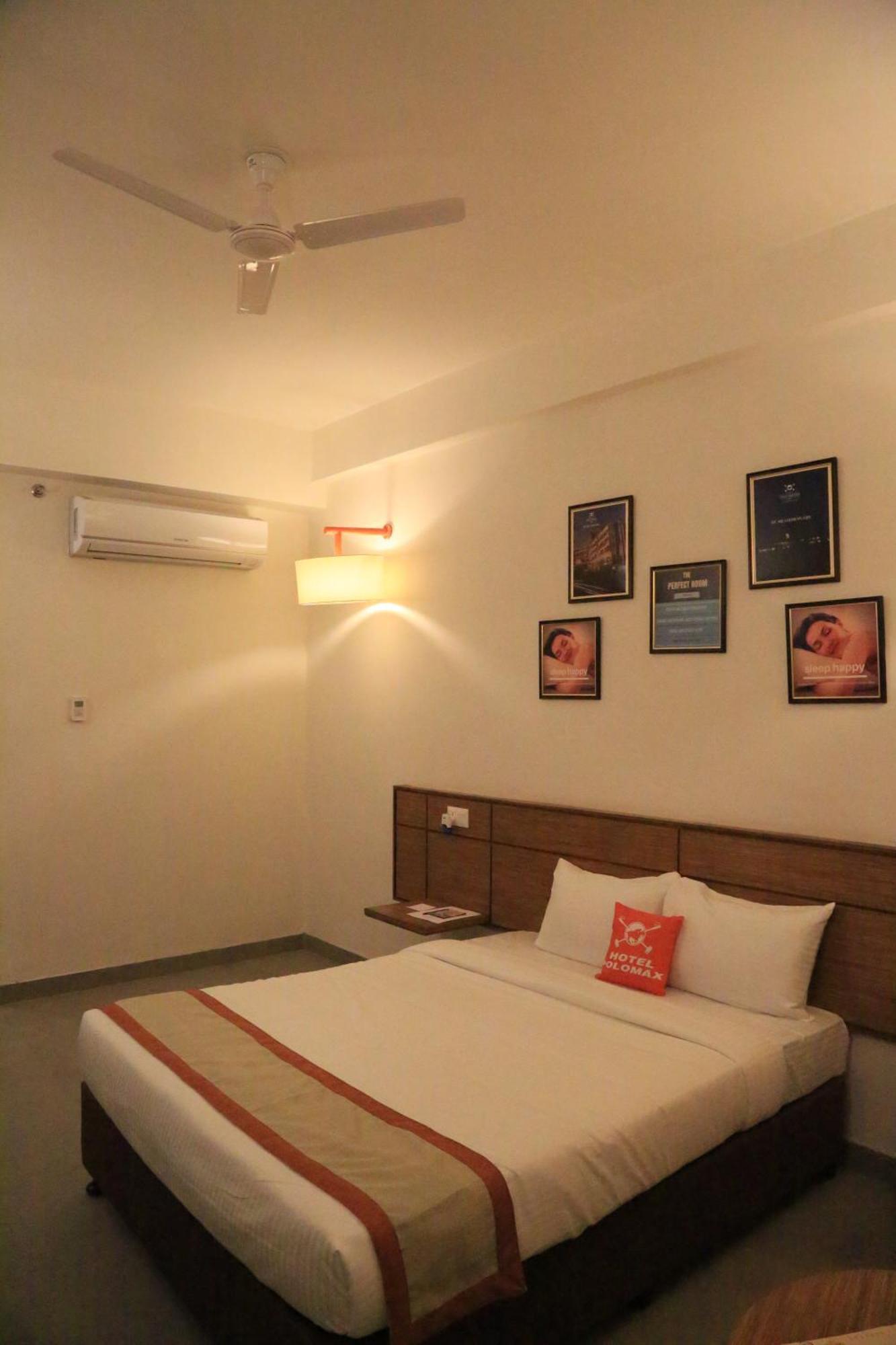 Max Hotels Jabalpur Room photo